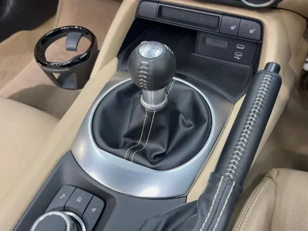 2025 Mazda Roadster — photo 2