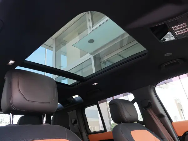 2023 Landrover Defender — photo 3