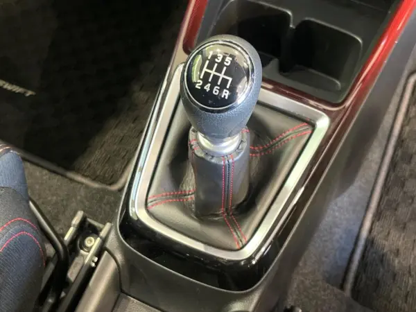 2022 Suzuki Swift — photo 3