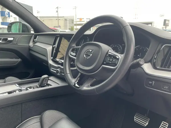 2021 Volvo Xc60 — photo 3