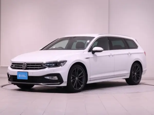 Volkswagen Passat Variant TDI R-Line Diesel Turbo — thumbnail 1