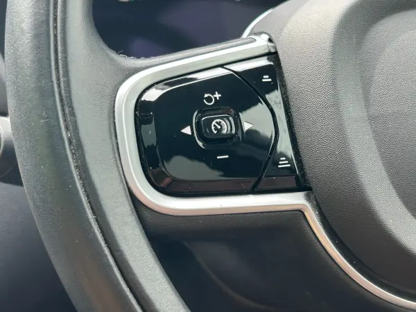 Volvo XC60 Recharge Plug-in Hybrid T8 AWD Inscription 4WD — photo 9