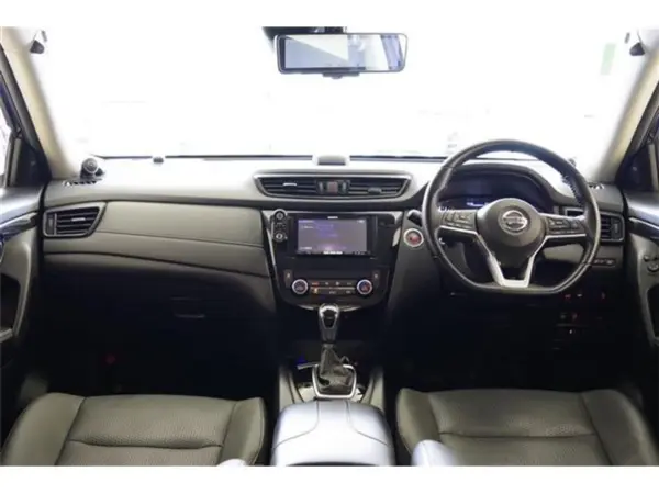 2021 Nissan Xtrail — photo 2