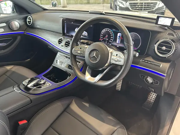 Mercedes-Benz E-Class Wagon E300 Avantgarde Sport AMG Line/Exclusive Package/Power Trunk/Panoramic Sunroof/Seat Heater/Leather Seats/Original Drive Recorder (Front & Rear)/Power Seat with Memory/Perfume Atomizer/Head-Up Display/Non-Smoking Vehicle (Diamond White) — photo 8