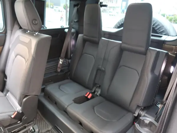 2024 Landrover Defender — photo 2