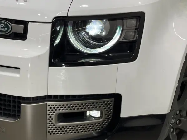 Land Rover Defender 90 X Dynamic HSE D350 (Fuji White (Solid)) — photo 9