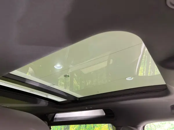 2025 Landrover Defender — photo 3