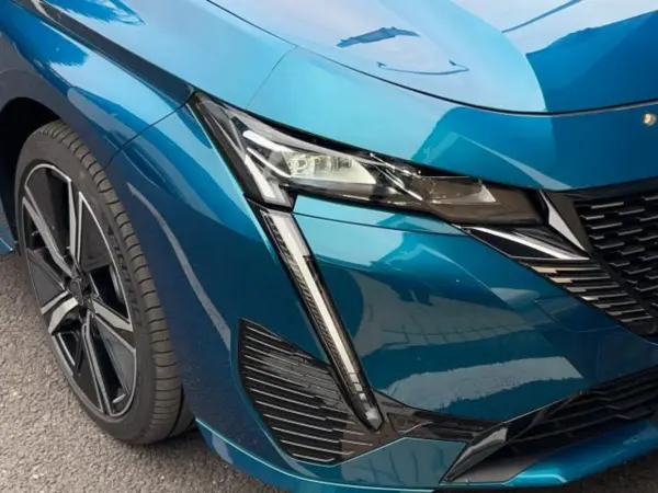 Peugeot 308 GT Hybrid MHEV — photo 8
