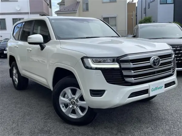 Toyota Land Cruiser 300 3.5 GX 4WD One Owner Genuine Navigation Around View Monitor Toyota Safety Sense Radar Cruise Collision Mitigation Brake LDA BSM Corner Sensor Genuine 18-inch AW LED Light Smart Key x2 (White Pearl Crystal Shine)