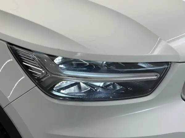 Volvo XC40 B4 AWD Momentum 4WD Certified Used Car IntelliSafe Genuine 9-inch Navigation 360° Camera Non-Smoking Seat Ventilation (Ice White) — photo 9