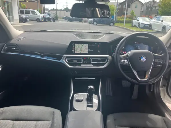 BMW 3 Series 318i 8,000km One Owner Plus Package Touch Panel HDD Navigation Backup Camera ACC! Driving Assist Parking Assist Rear Air Conditioner Comfort Access 2.0 ETC Mirror (Alpine White) — photo 8