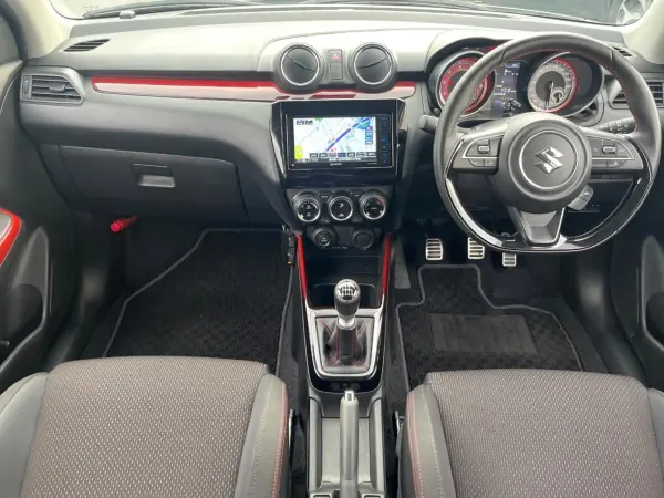 2020 Suzuki Swift — photo 2