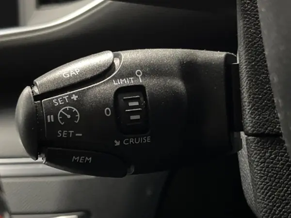 2019 Peugeot 308 — photo 3