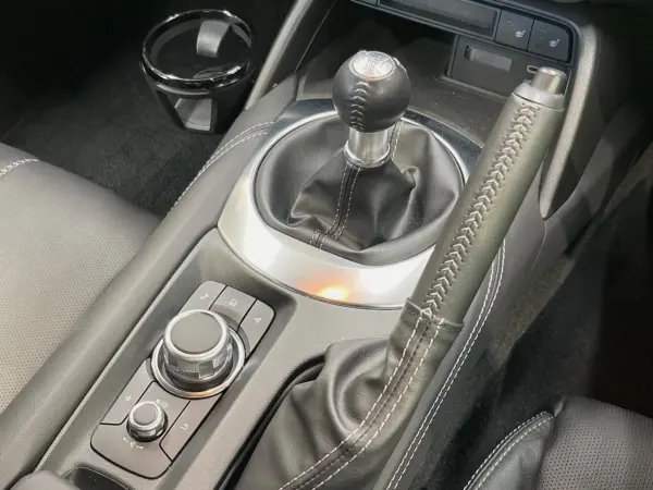 2024 Mazda Roadster — photo 3