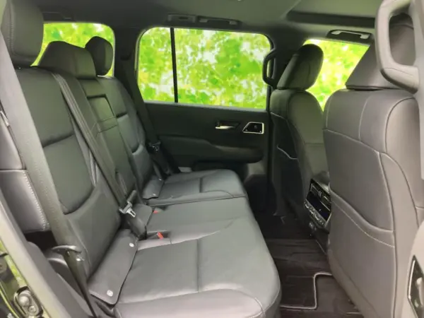 Toyota Land Cruiser 300 3.3 ZX Diesel Turbo 4WD Sunroof/JBL/12.3-inch Memory Navigation/Collision Safety/Seat Heater/Multi-Terrain Monitor/Lane Departure Prevention/Full Leather/Power Back Door (Black) — photo 8