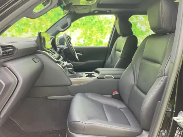 Toyota Land Cruiser 300 3.3 ZX Diesel Turbo 4WD Sunroof/JBL/12.3-inch Memory Navigation/Collision Safety/Seat Heater/Multi-Terrain Monitor/Lane Departure Prevention/Full Leather/Power Back Door (Black) — photo 9