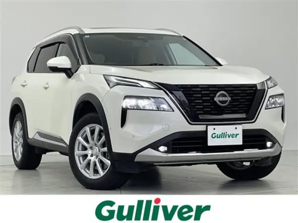 Nissan X-Trail 1.5 G e-4ORCE 4WD BOSE Sound Sunroof One Owner Around View Monitor Sunroof Summer & Winter Tires Engine Starter Drive Recorder ETC 2.0 ProPILOT Blind Spot Power Rear Gate Roof Rails (Brilliant White Pearl 3 Coat Pearl) — thumbnail 1
