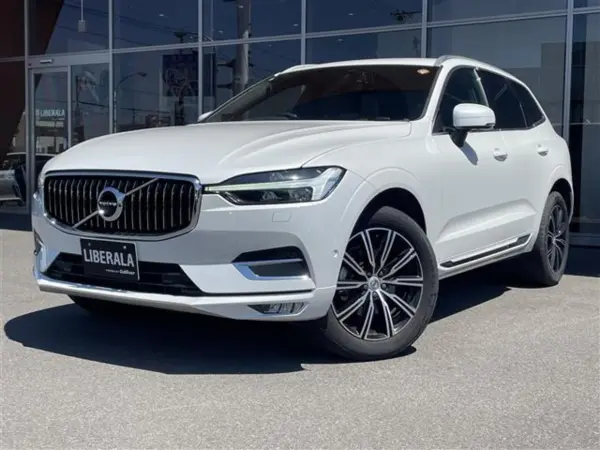 Volvo XC60 B5 AWD Inscription 4WD Harman Kardon Heated Seats (White) — photo 8