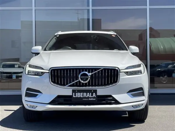 Volvo XC60 B5 AWD Inscription 4WD Harman Kardon Heated Seats (White) — photo 9