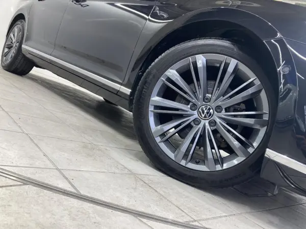 Volkswagen Passat Variant TDI Elegance Advance Diesel Turbo ACC (Deep Black Pearl Effect) — photo 8
