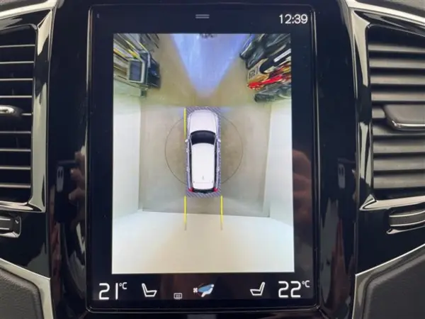2021 Volvo Xc90 — photo 2