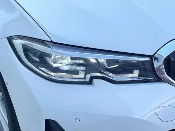 BMW 3 Series 320d xDrive Edition Joy Plus Diesel Turbo 4WD 1 Owner Plus PKG Comfort PKG Driving Assistant Professional Genuine Navigation TV Apple CarPlay Compatible Rear View Camera High Beam Assist Comfort Access ETC (Alpine White Solid Color) — photo 8