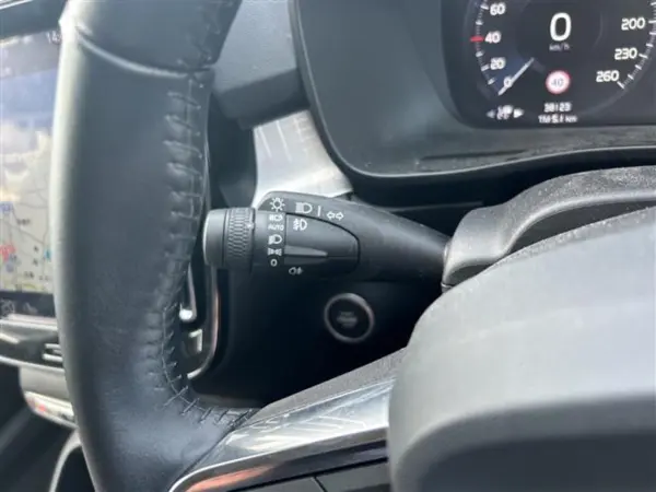 Volvo XC40 T4 Momentum — photo 7