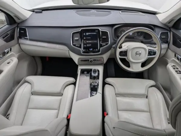 2022 Volvo Xc90 — photo 3