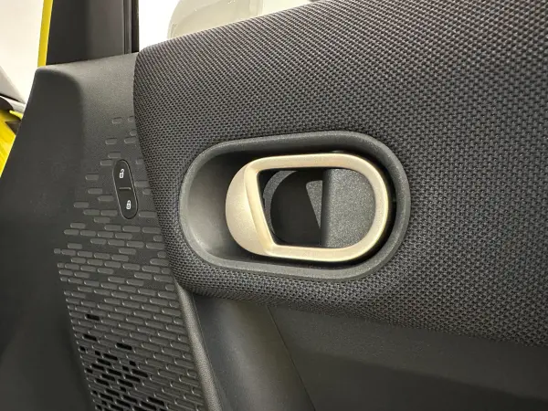 2025 Mini Cooper — photo 9 | Tuminion Kenya