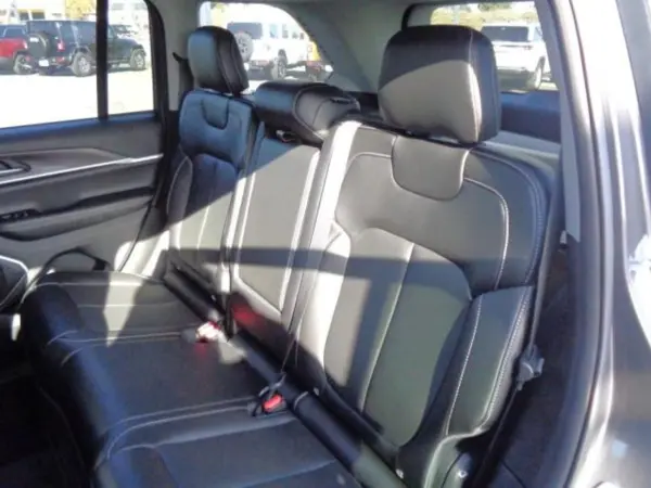 Jeep Grand Cherokee Limited 4WD — photo 7