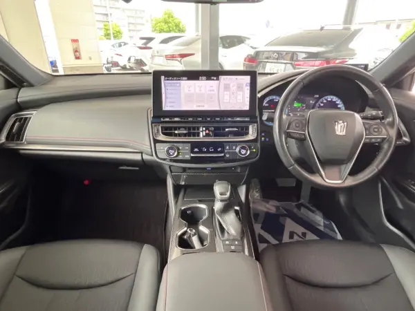 2021 Toyota Crown — photo 2 | Tuminion Kenya