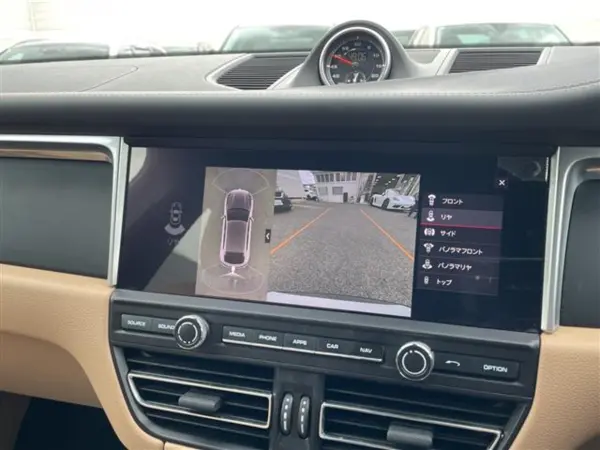 2019 Porsche Macan — photo 2