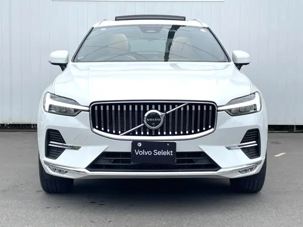 Volvo XC60 B5 AWD Inscription 4WD Certified Used Car AWD Non-Smoking Sunroof Nappa Leather Seat B&W Premium Sound IntelliSafe Collision Mitigation Brake 360 View Camera Pilot Assist Radar Cruise Genuine 9-inch Navigation (Crystal White) — photo 8