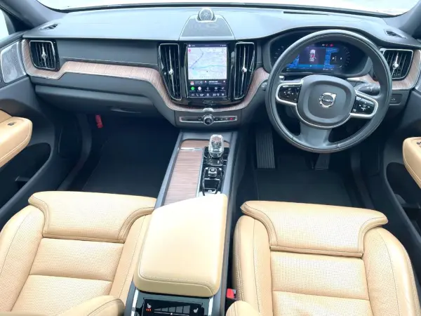 2021 Volvo Xc60 — photo 2