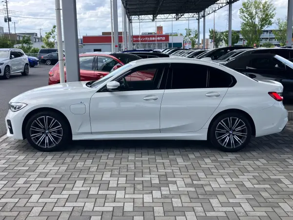 2021 Bmw 3 Series — photo 3 | Tuminion Kenya