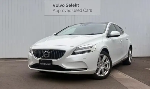 Volvo V40 T3 Inscription (White) — thumbnail 1