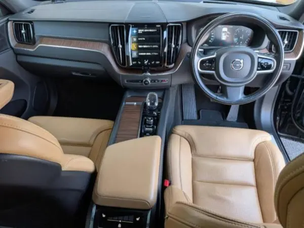 2021 Volvo Xc60 — photo 3