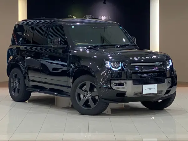 Land Rover Defender 110 X Dynamic HSE 3.0L D300 Diesel Turbo 4WD 5-Seater Air Suspension Open Sunroof Fixed Side Step 20AW Digital Mirror Seat Cooler & Heater Rear Seat Heater Steering Heater HUD Privacy Glass Rear Scuff Plate (Santorini Black Metallic)