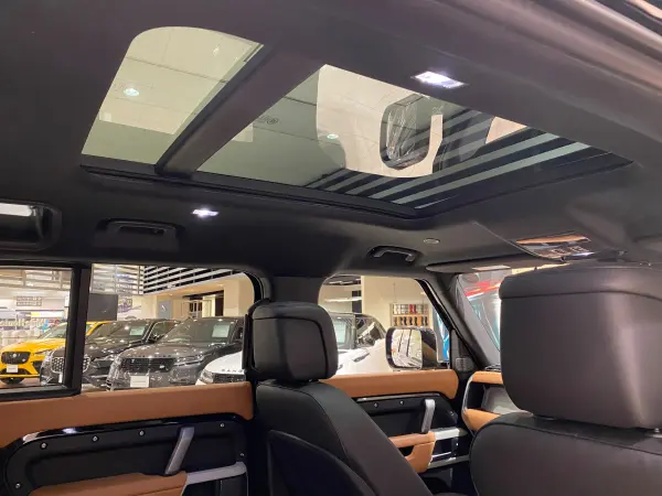 2024 Landrover Defender — photo 3