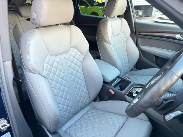 Audi SQ5 3.0 4WD Adaptive S Sport Air Suspension/B&O Speaker/Comfort Pkg/Dynamic Steering/Rear Sport Differential/TV Tuner/Head-Up Display/Certified Used (Navarra Blue Metallic) — photo 8