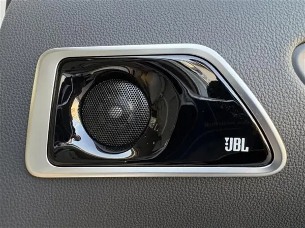 2025 Toyota Landrcuiser 300 — photo 3 | Tuminion Kenya