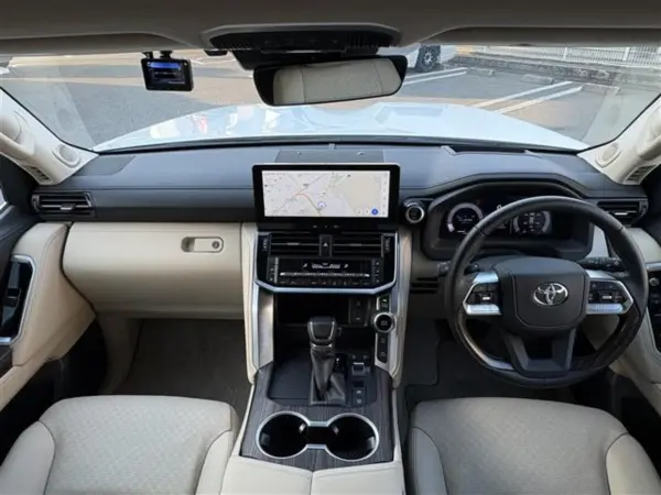 2025 Toyota Landrcuiser 300 — photo 7 | Tuminion Kenya
