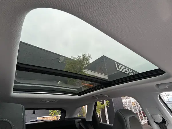2021 Peugeot 3008 — photo 2