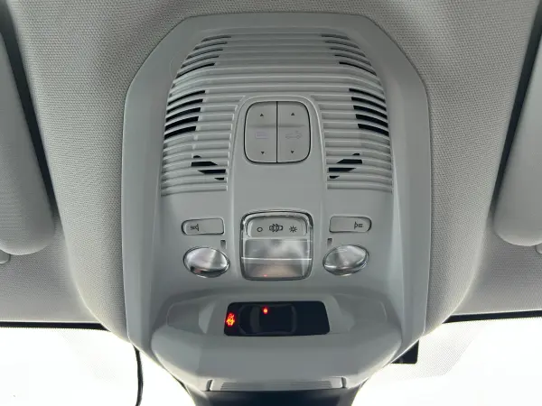 Peugeot 3008 Cross City Blue HDi Diesel Turbo Panoramic Sunroof Backup Camera Seat Heater Memory Power Seat Adaptive Cruise Control Power Tailgate Lane Keep Assist Wireless Charger LED Headlight Corner Sensor (Hurricane Grey) — photo 7