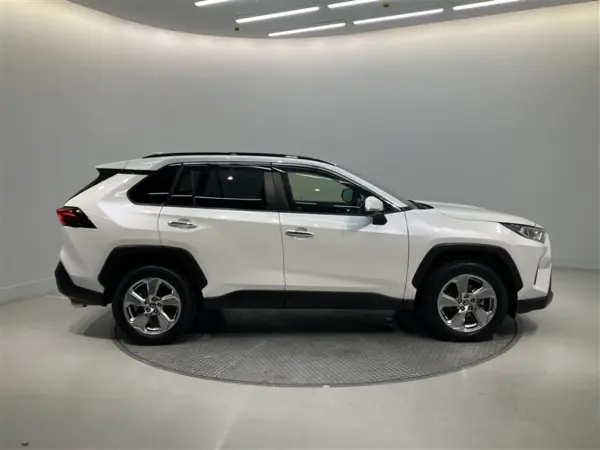 2021 Toyota  Rav4 — photo 3