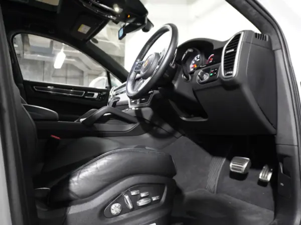 Porsche Cayenne Coupe GTS Tiptronic S Rear Center Seat 4WD Certified Used Car Our Demo Car Panoramic Roof Ventilation 18-Way Power Seat Privacy Glass LED Matrix Headlight Lane Keep Air Suspension Sport Chrono Sport Exhaust 21-inch Aluminum (Carrara White Metallic) — photo 7