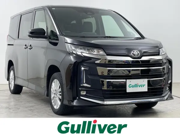 2022 Toyota Noah — photo 1