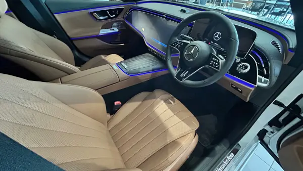 Mercedes-Benz E-Class E200 Edition Exclusive (ISG) MP202502 Nationwide 200 Limited Edition Panoramic Sliding Roof 20-inch AMG Alloy Wheels Seat Heater Seat Ventilator Rear Seat Heater Burmester 4D Surround Sound System (Opalite White) — photo 9