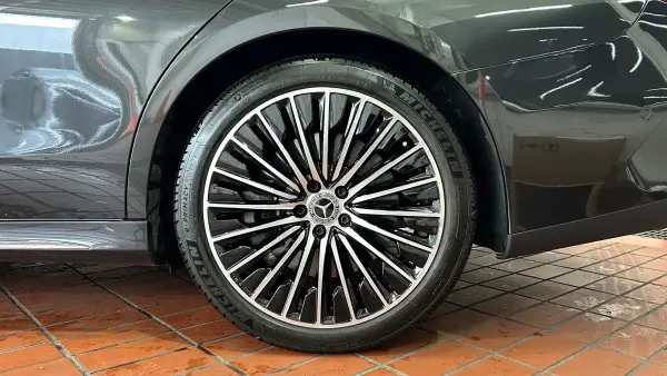 2025 Mercedes E Class — photo 3