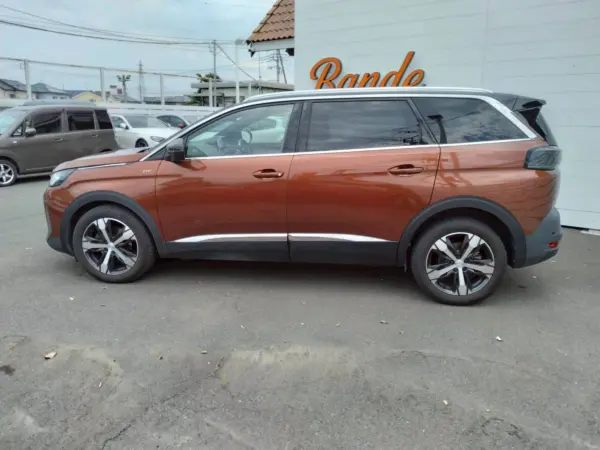 2021 Peugeot 5008 — photo 2 | Tuminion Kenya